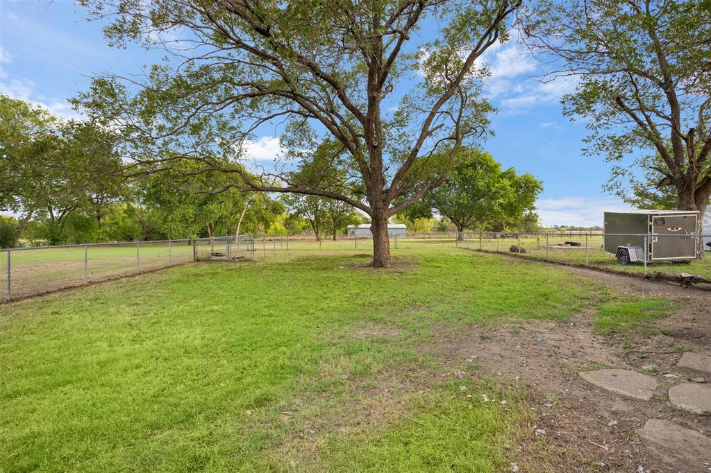 Spacious backyard