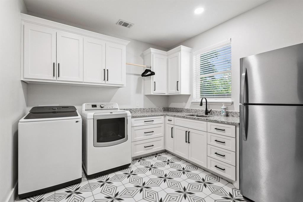 2214 Norwood Street, Sherman, TX 75092