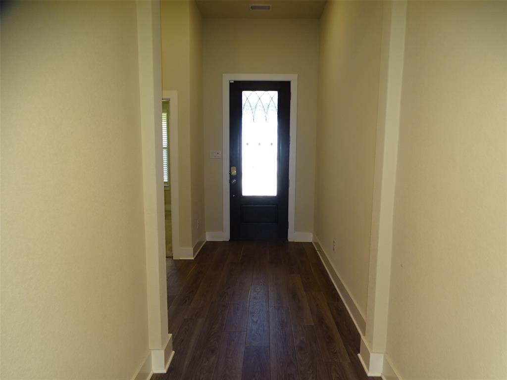 915 Hawthorn Lane, Mansfield, TX 76063