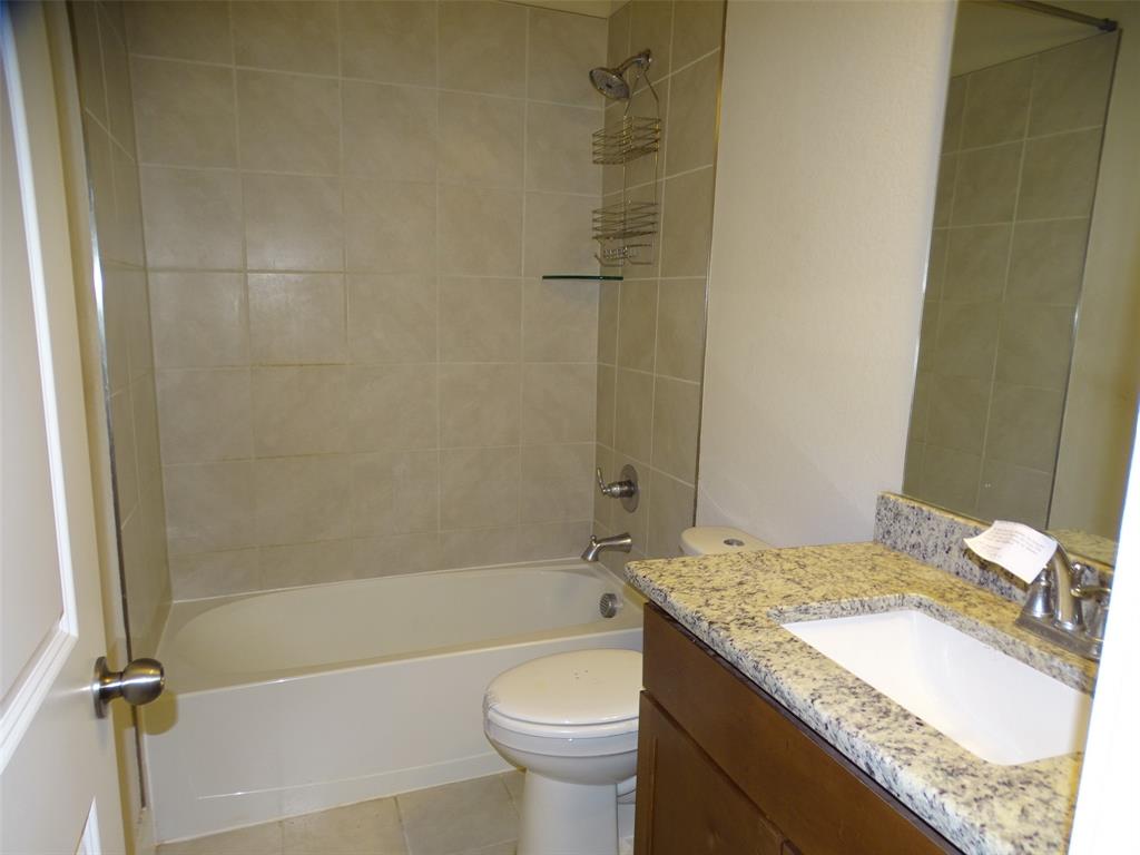 915 Hawthorn Lane, Mansfield, TX 76063