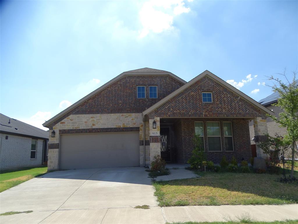 915 Hawthorn Lane, Mansfield, TX 76063