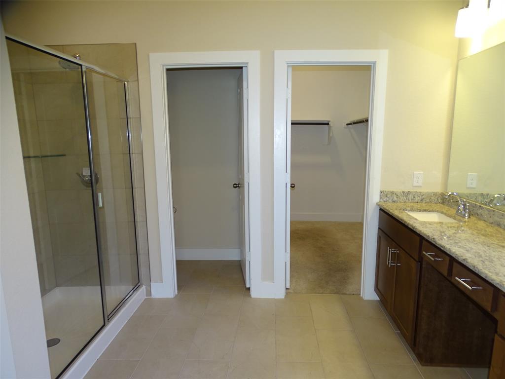 915 Hawthorn Lane, Mansfield, TX 76063