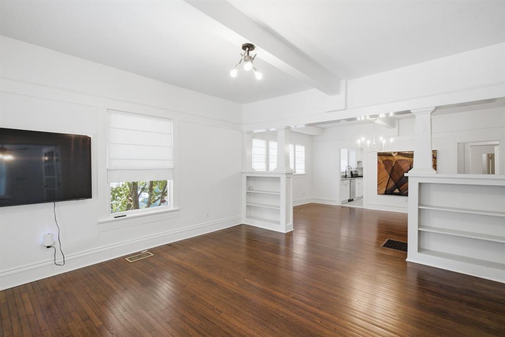 1124 W Arlington Avenue, Fort Worth, TX 76110 1124 W Arlington Avenue, Fort Worth, TX 76110