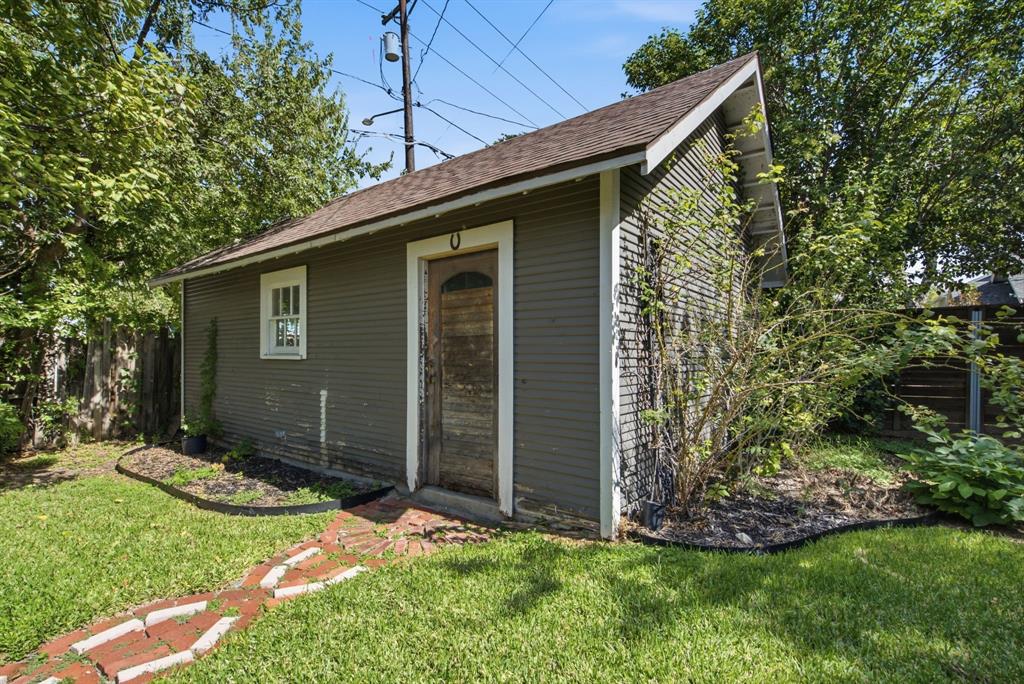 1124 W Arlington Avenue, Fort Worth, TX 76110