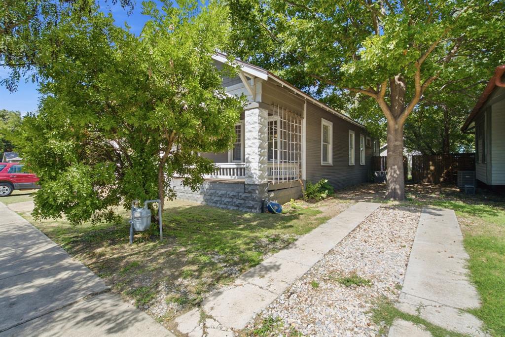 1124 W Arlington Avenue, Fort Worth, TX 76110 1124 W Arlington Avenue, Fort Worth, TX 76110