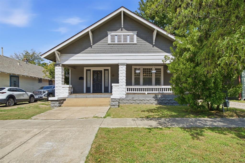 1124 W Arlington Avenue, Fort Worth, TX 76110