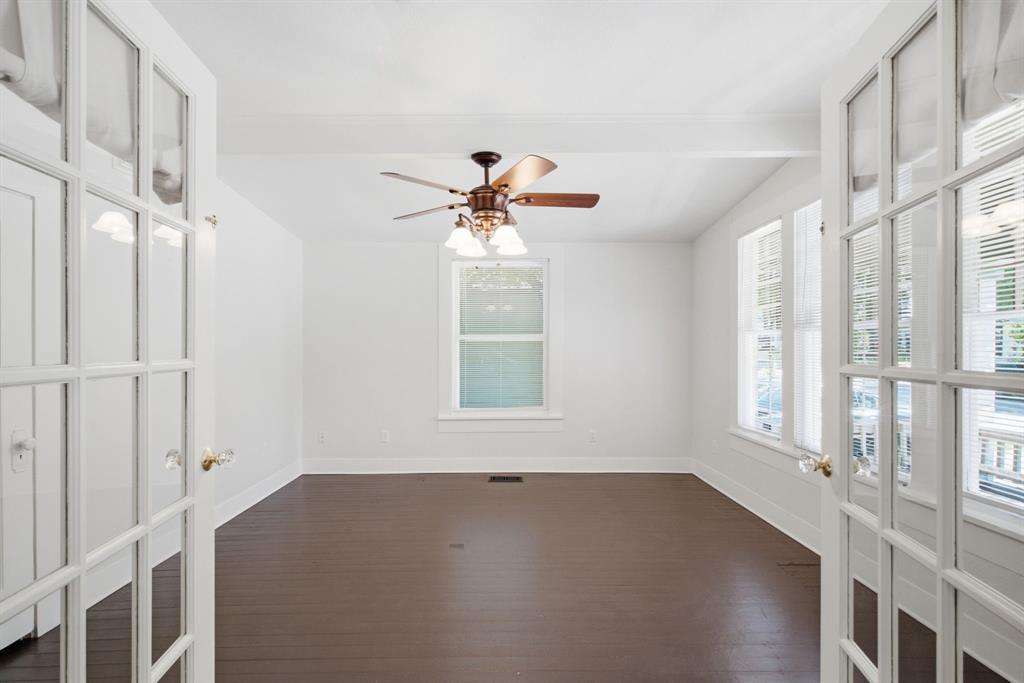 1124 W Arlington Avenue, Fort Worth, TX 76110 1124 W Arlington Avenue, Fort Worth, TX 76110