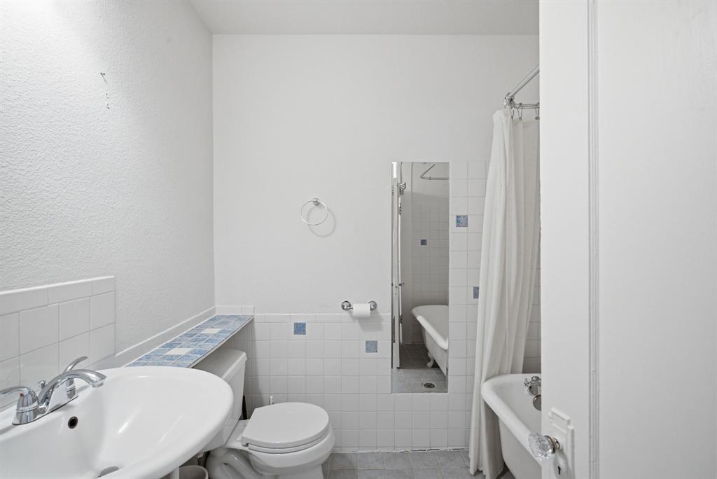 1124 W Arlington Avenue, Fort Worth, TX 76110