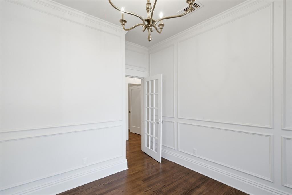 1124 W Arlington Avenue, Fort Worth, TX 76110