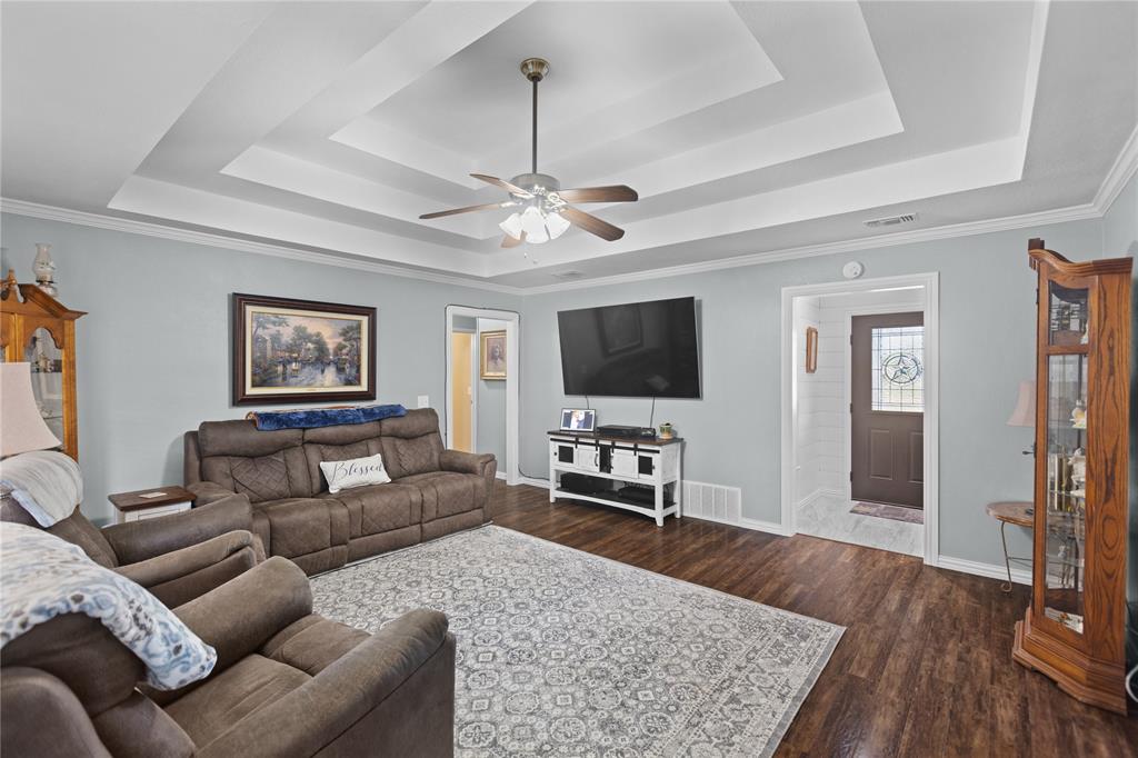 1625 Sugar Hill Road, Reno, TX 75462