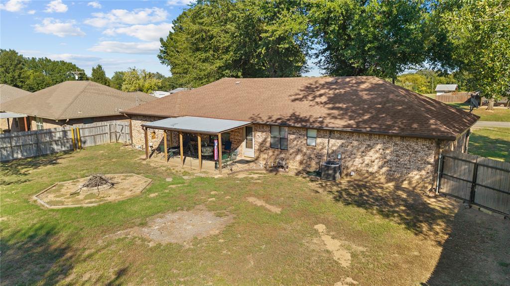 1625 Sugar Hill Road, Reno, TX 75462