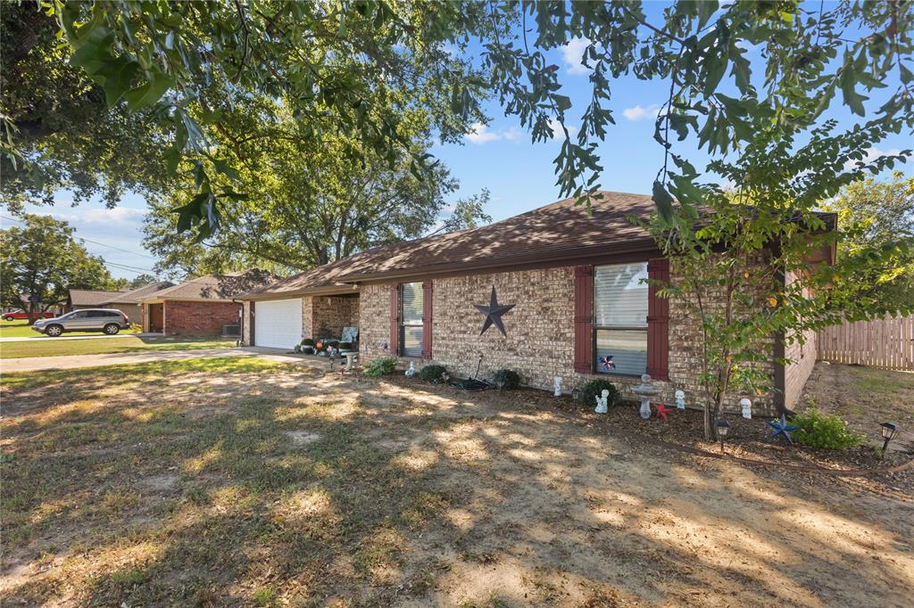 1625 Sugar Hill Road, Reno, TX 75462
