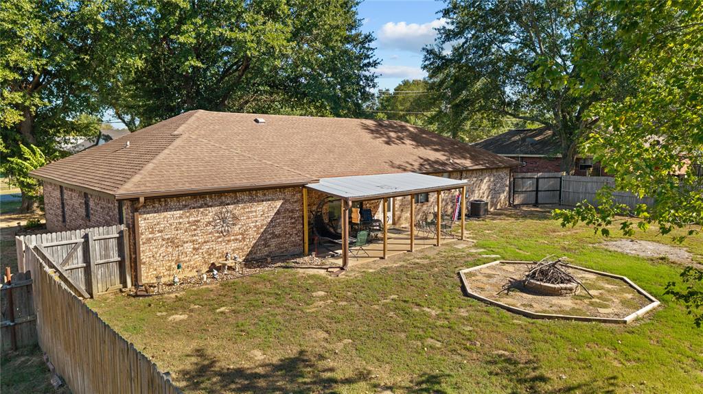 1625 Sugar Hill Road, Reno, TX 75462