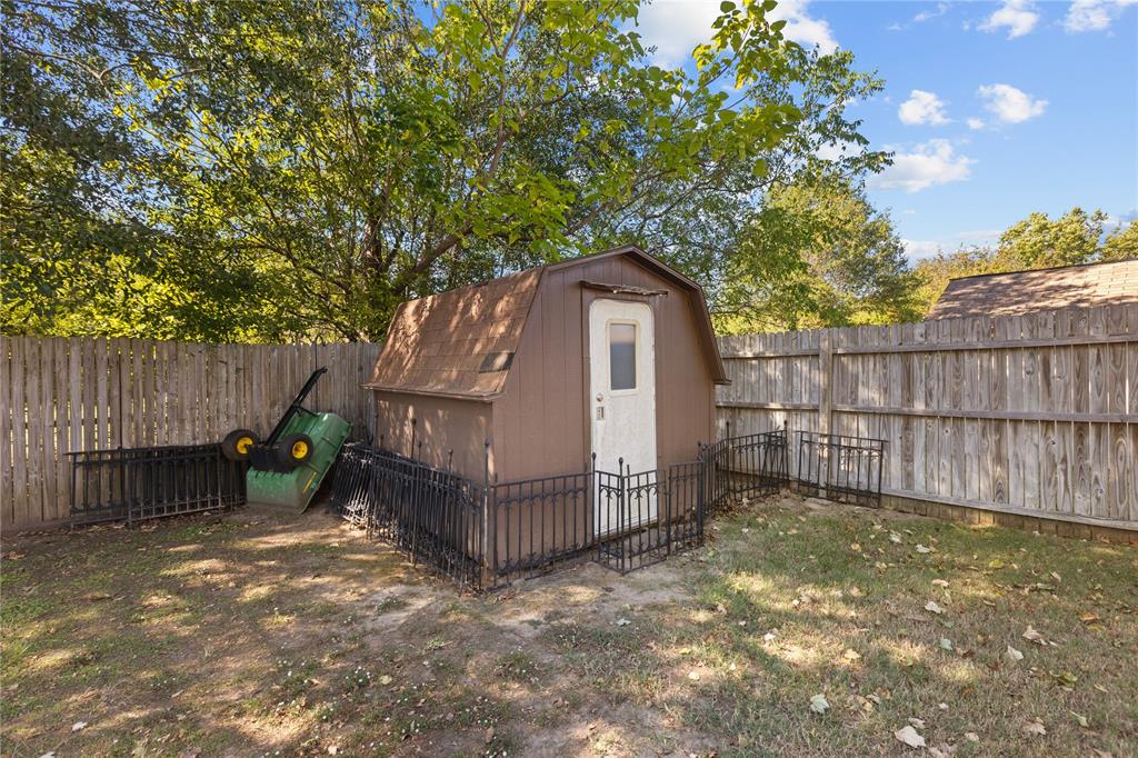1625 Sugar Hill Road, Reno, TX 75462