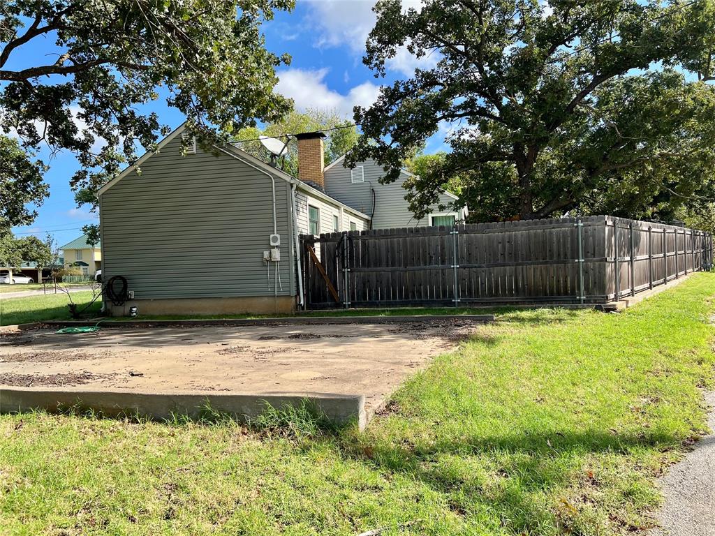 603 W Cedar Street, Nocona, TX 76255