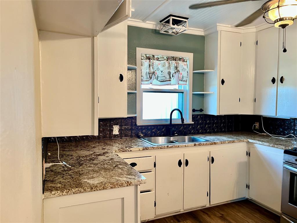 603 W Cedar Street, Nocona, TX 76255