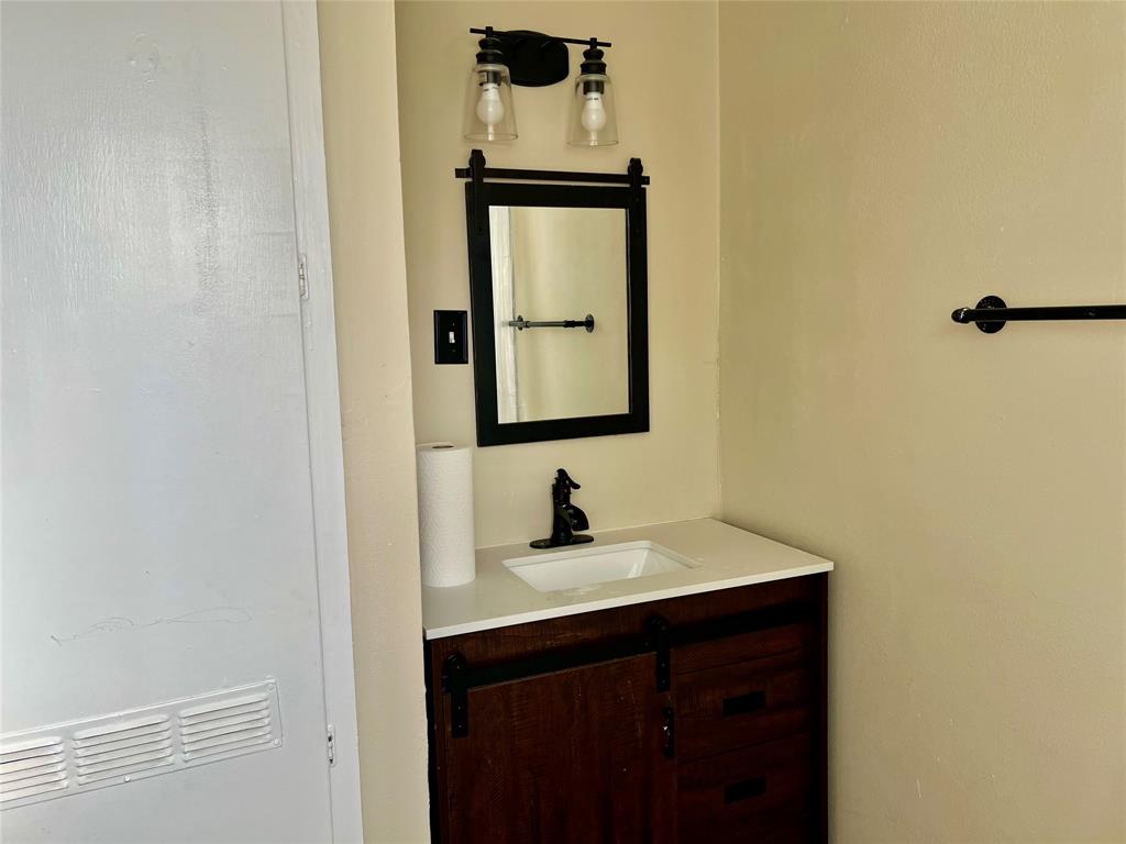 603 W Cedar Street, Nocona, TX 76255