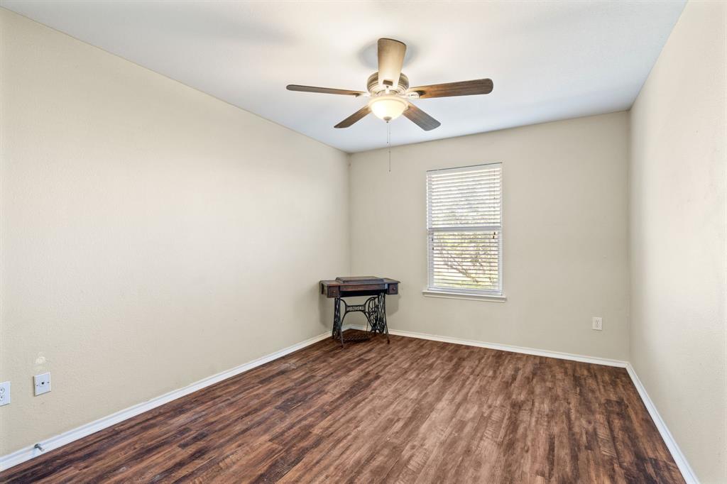 Use your imagination with the 3rd bedroom!