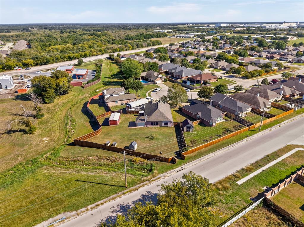 Alternate view of expansive backyard.