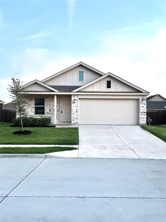 1709 Helmoken Falls Drive, Anna, TX 75409