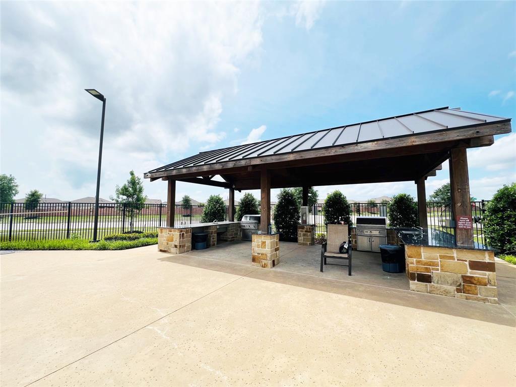 1709 Helmoken Falls Drive, Anna, TX 75409