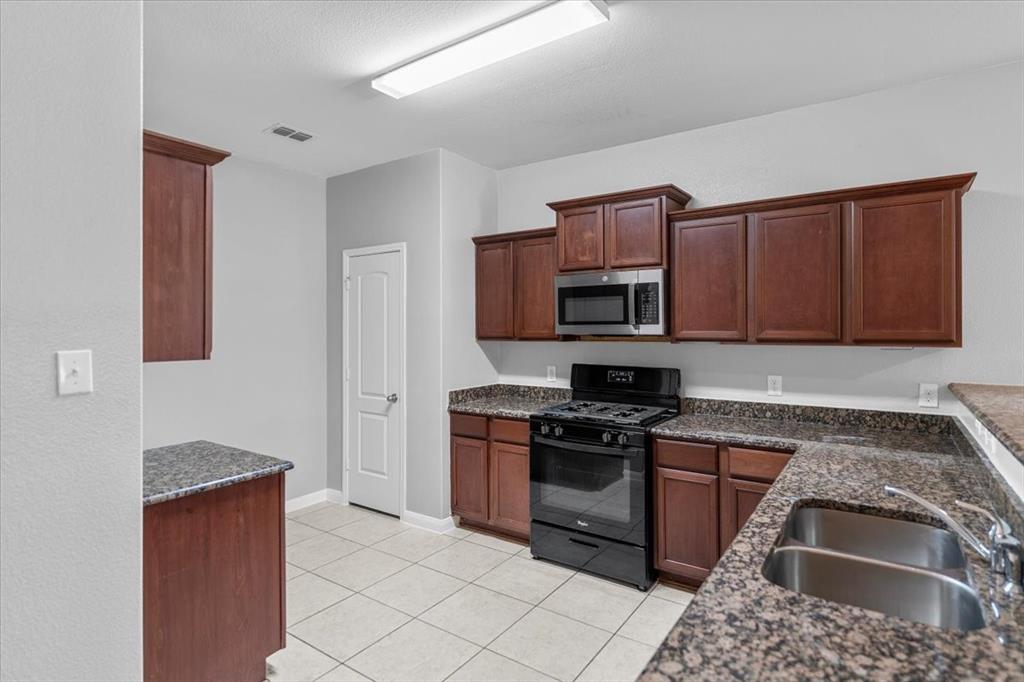 2043 Fair Crest Trail, Forney, TX 75126