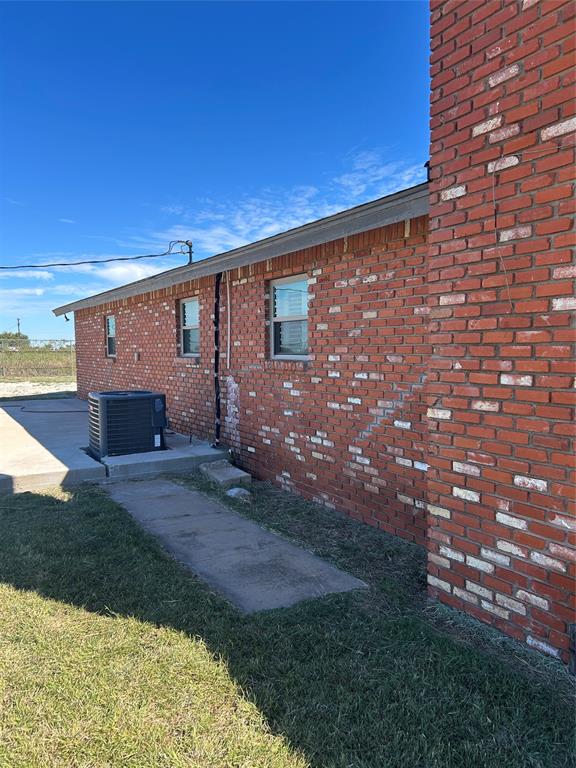 110 Hutchins Road, Olney, TX 76374