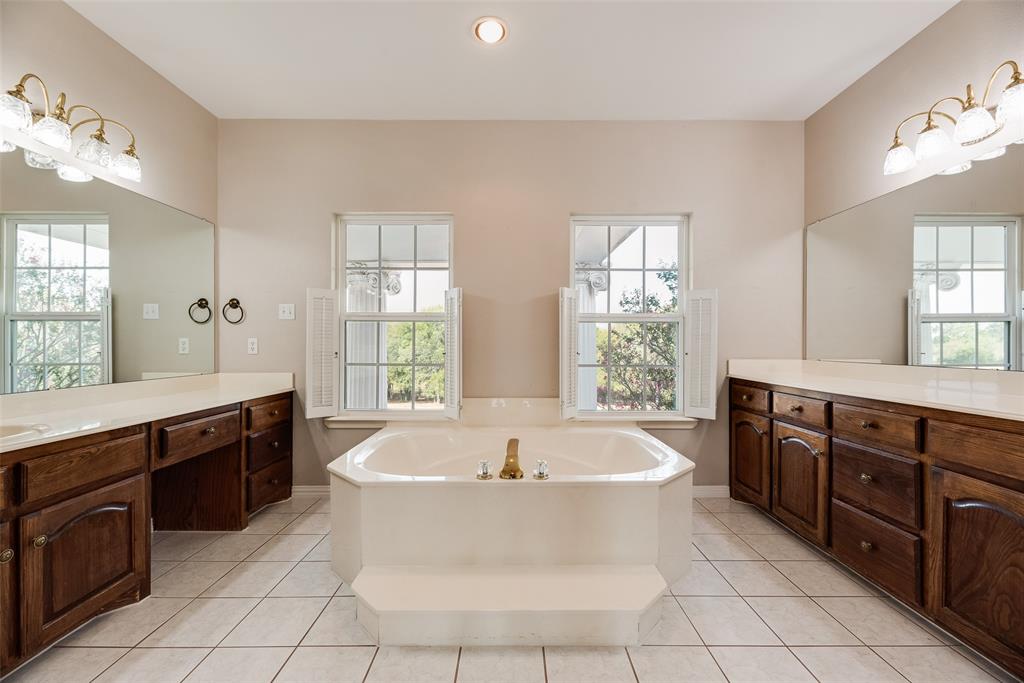 1141 Sugar Ridge Road, Ennis, TX 75119