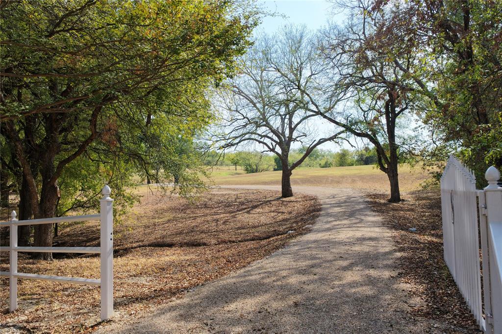 1141 Sugar Ridge Road, Ennis, TX 75119