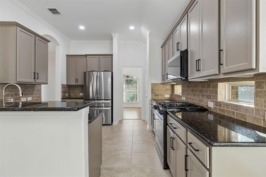 813 Park Place Lane, McKinney, TX 75071