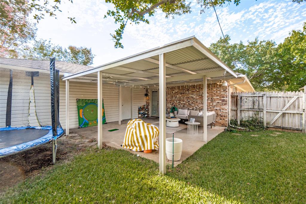 8324 Lullwater Drive, Dallas, TX 75218