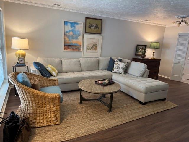 8324 Lullwater Drive, Dallas, TX 75218
