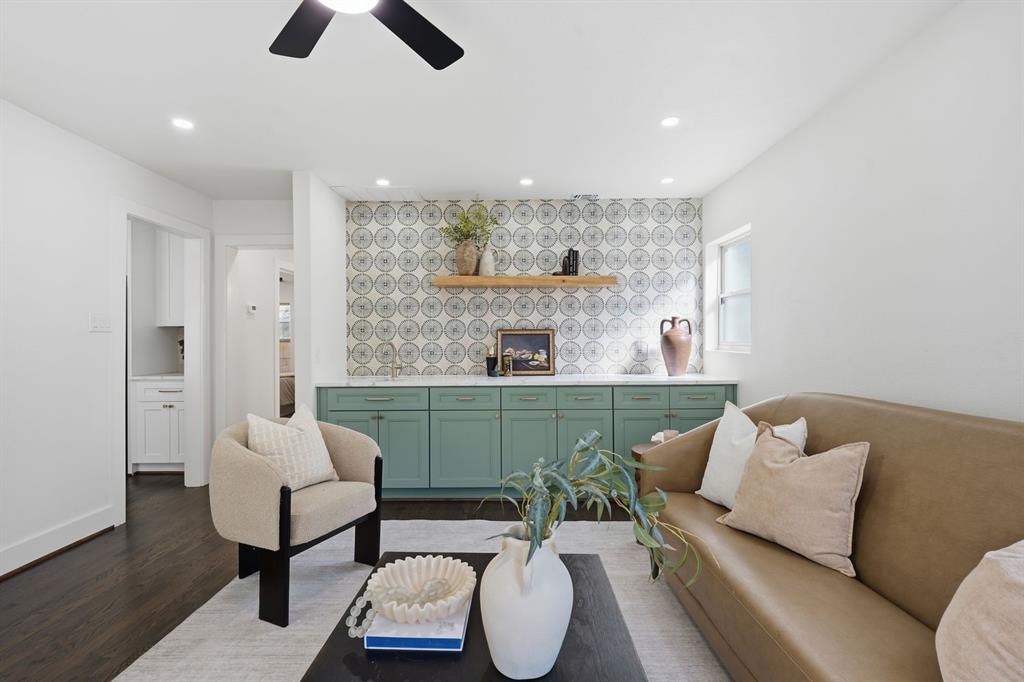 1717 Virginia Place, Fort Worth, TX 76107