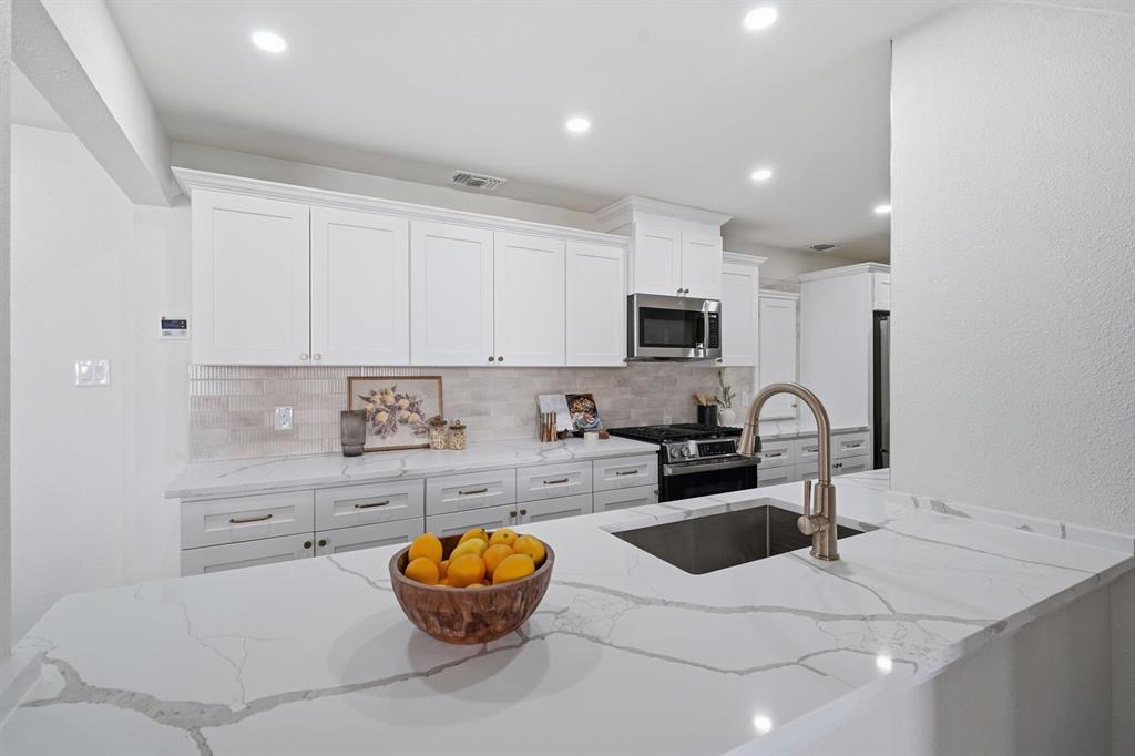 1717 Virginia Place, Fort Worth, TX 76107