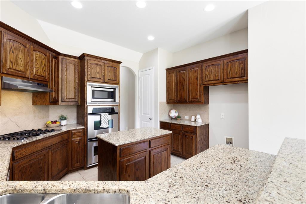 Double oven and gas stove!