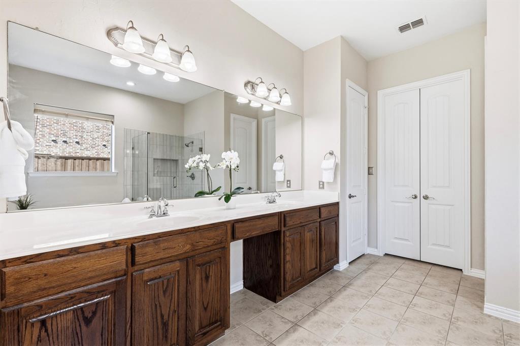 Primary ensuite bath with extra large closet