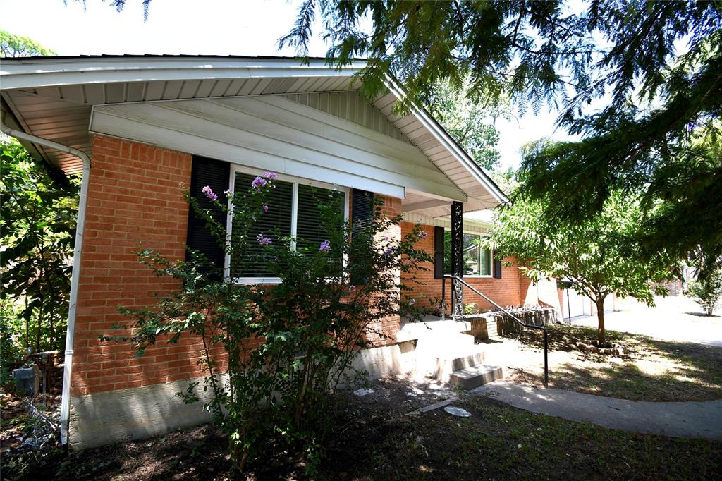1015 Mitchell Road, Irving, TX 75060