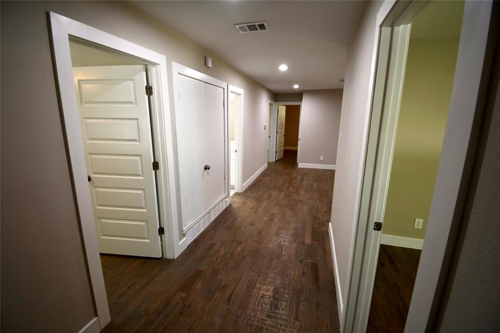 1015 Mitchell Road, Irving, TX 75060
