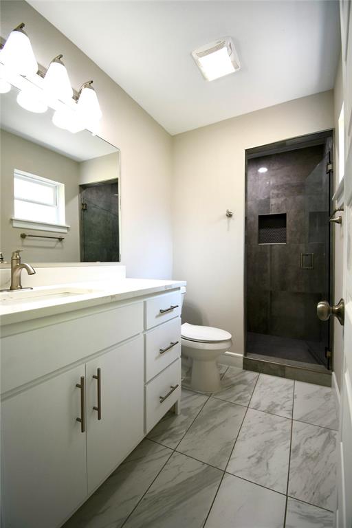 1015 Mitchell Road, Irving, TX 75060