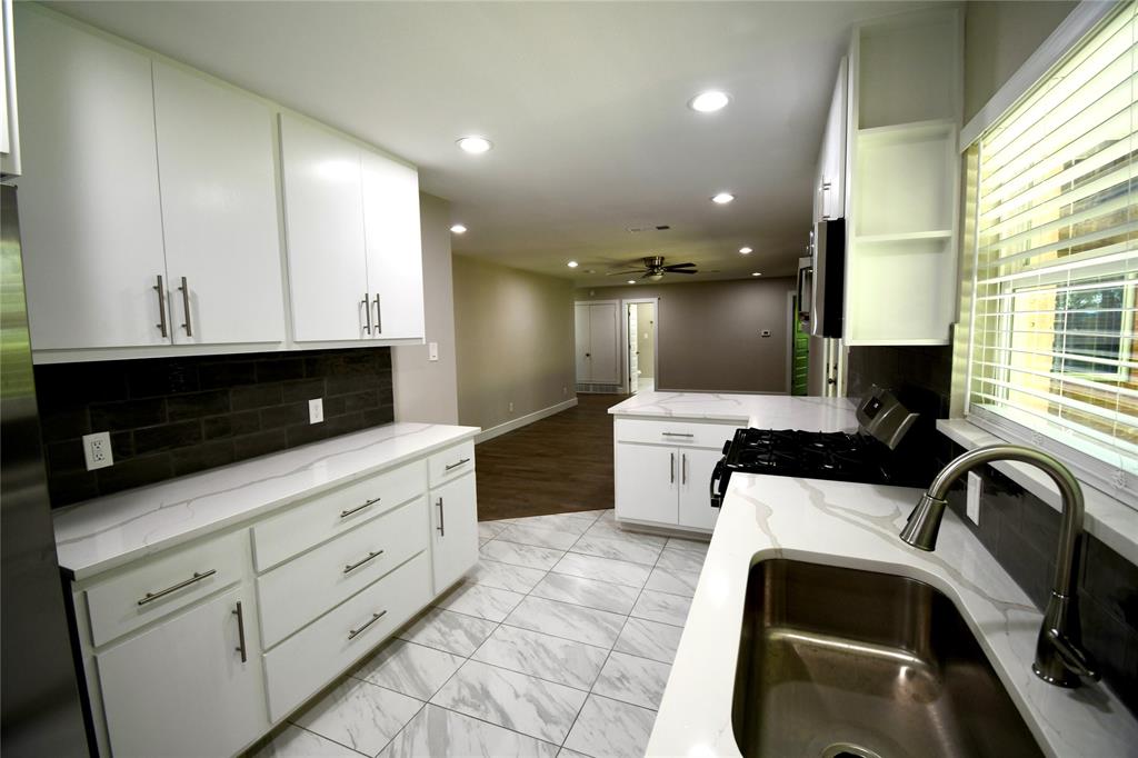 1015 Mitchell Road, Irving, TX 75060 1015 Mitchell Road, Irving, TX 75060