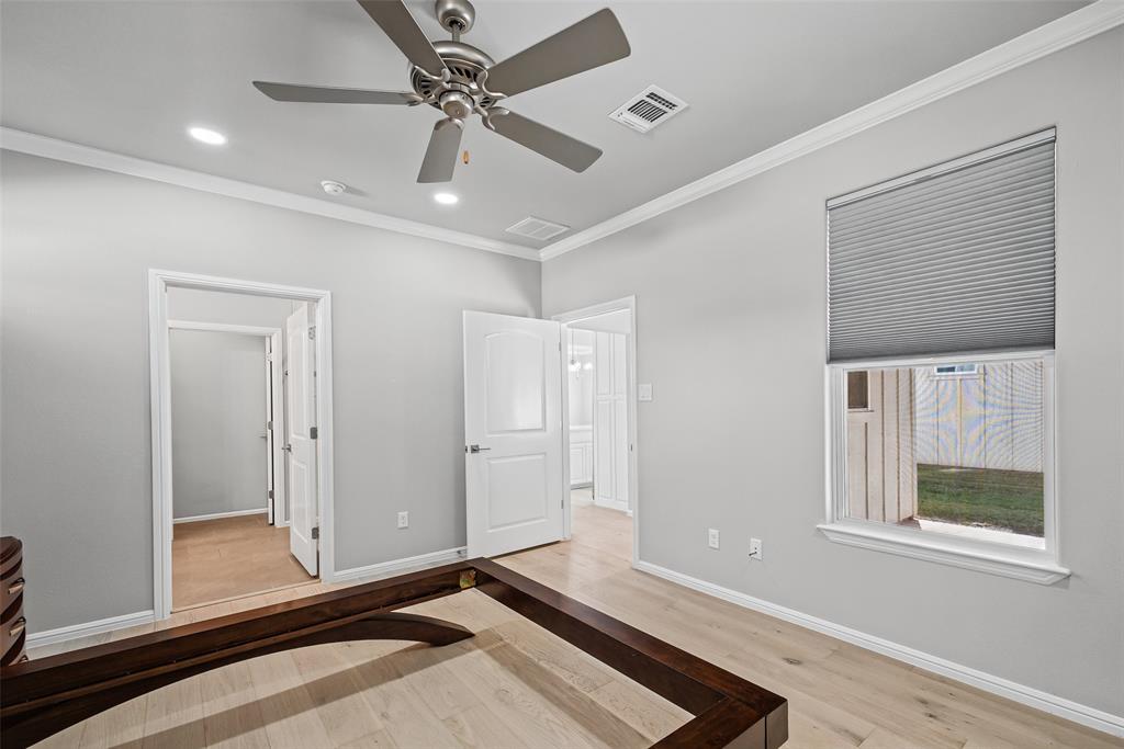 505 Eastpark Lane, Granbury, TX 76049