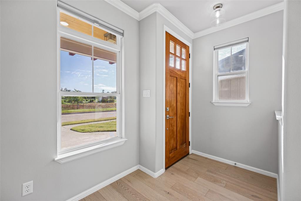 505 Eastpark Lane, Granbury, TX 76049