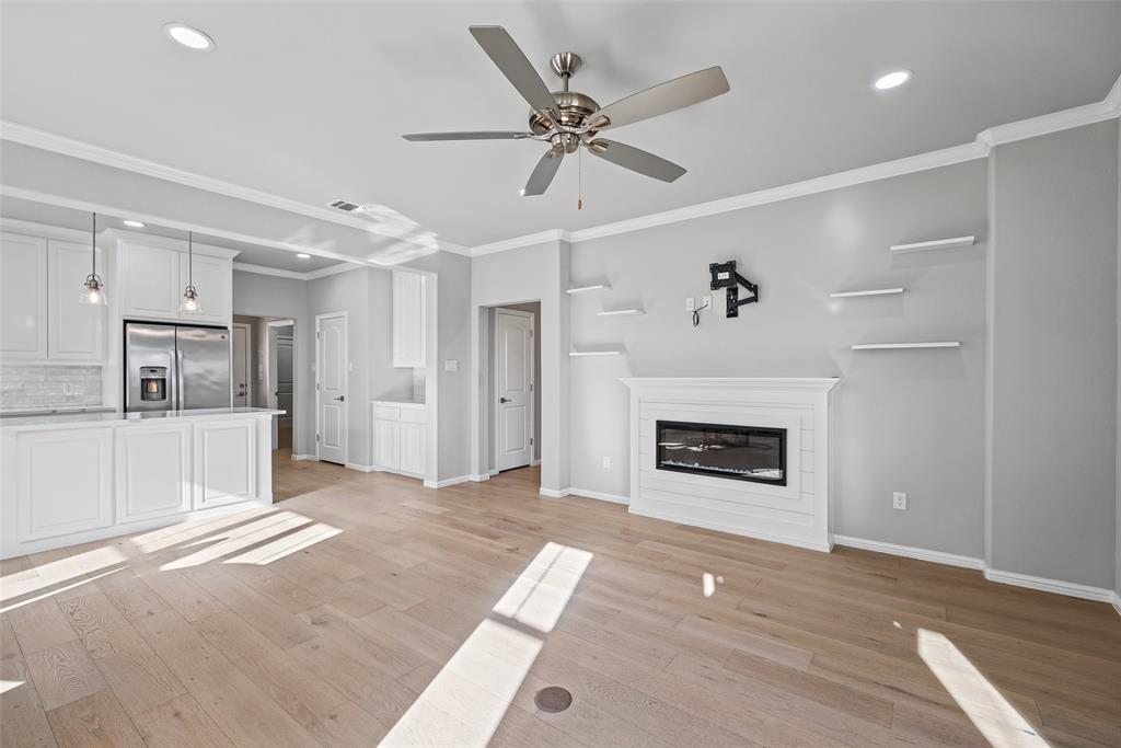 505 Eastpark Lane, Granbury, TX 76049