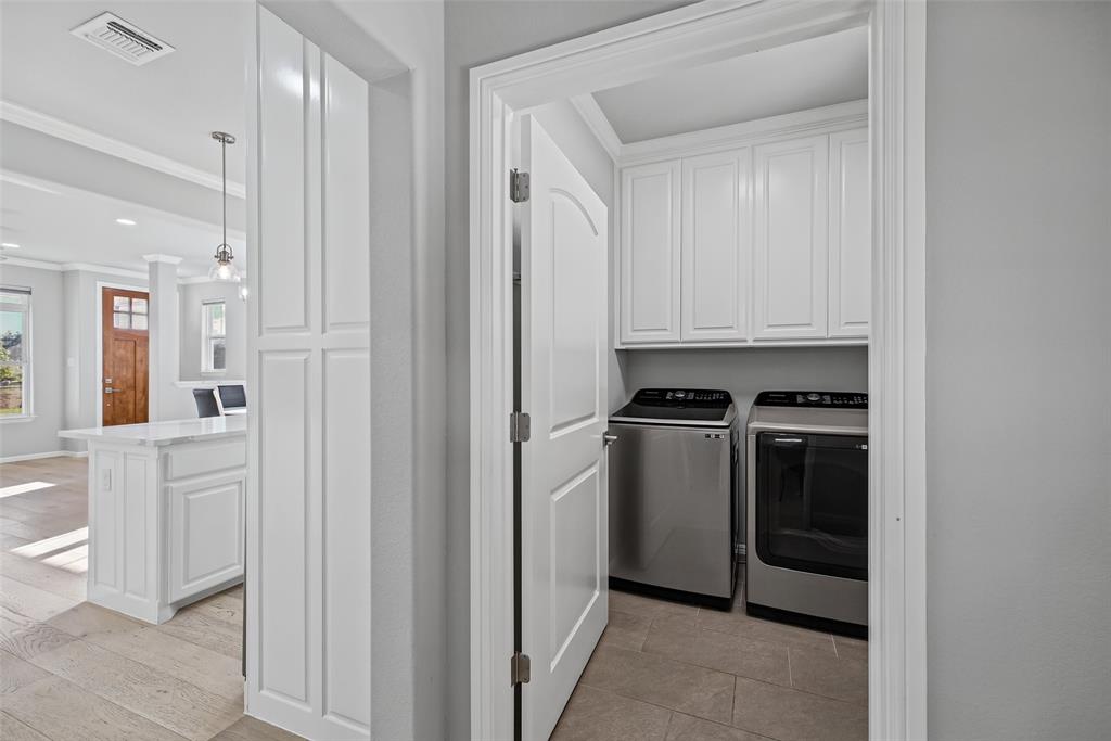505 Eastpark Lane, Granbury, TX 76049
