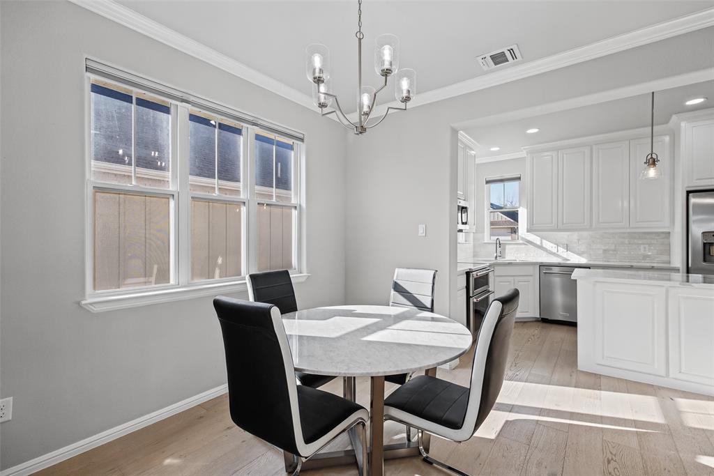 505 Eastpark Lane, Granbury, TX 76049