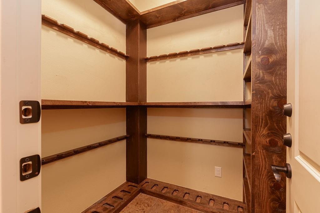 1407 S Houston Street, Kaufman, TX 75142