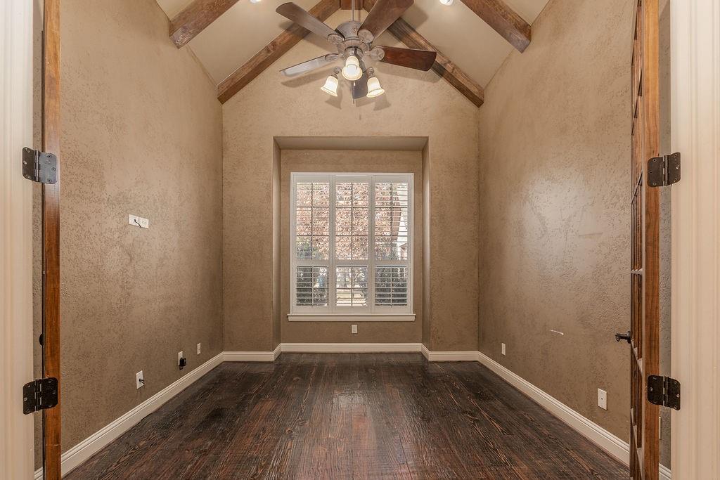 1407 S Houston Street, Kaufman, TX 75142
