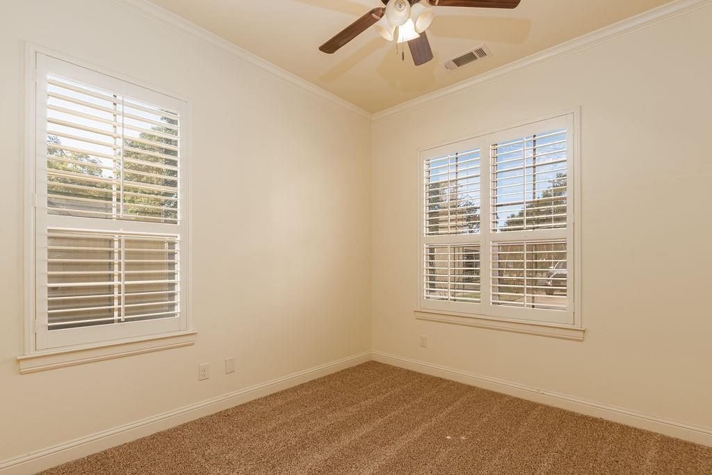 1407 S Houston Street, Kaufman, TX 75142