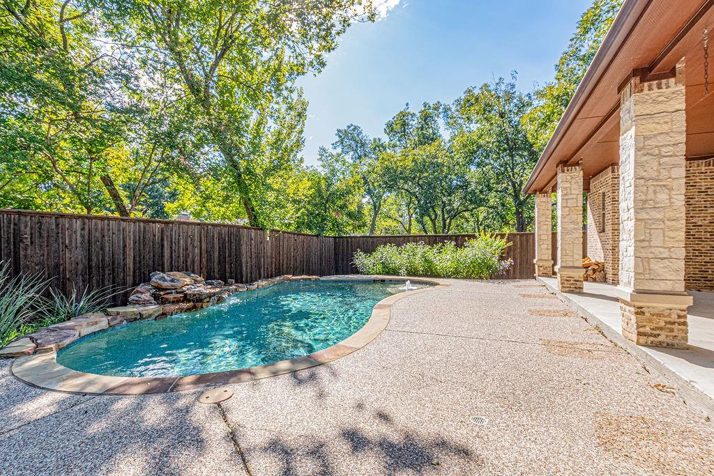1407 S Houston Street, Kaufman, TX 75142