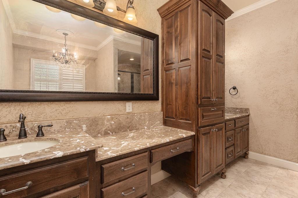 1407 S Houston Street, Kaufman, TX 75142